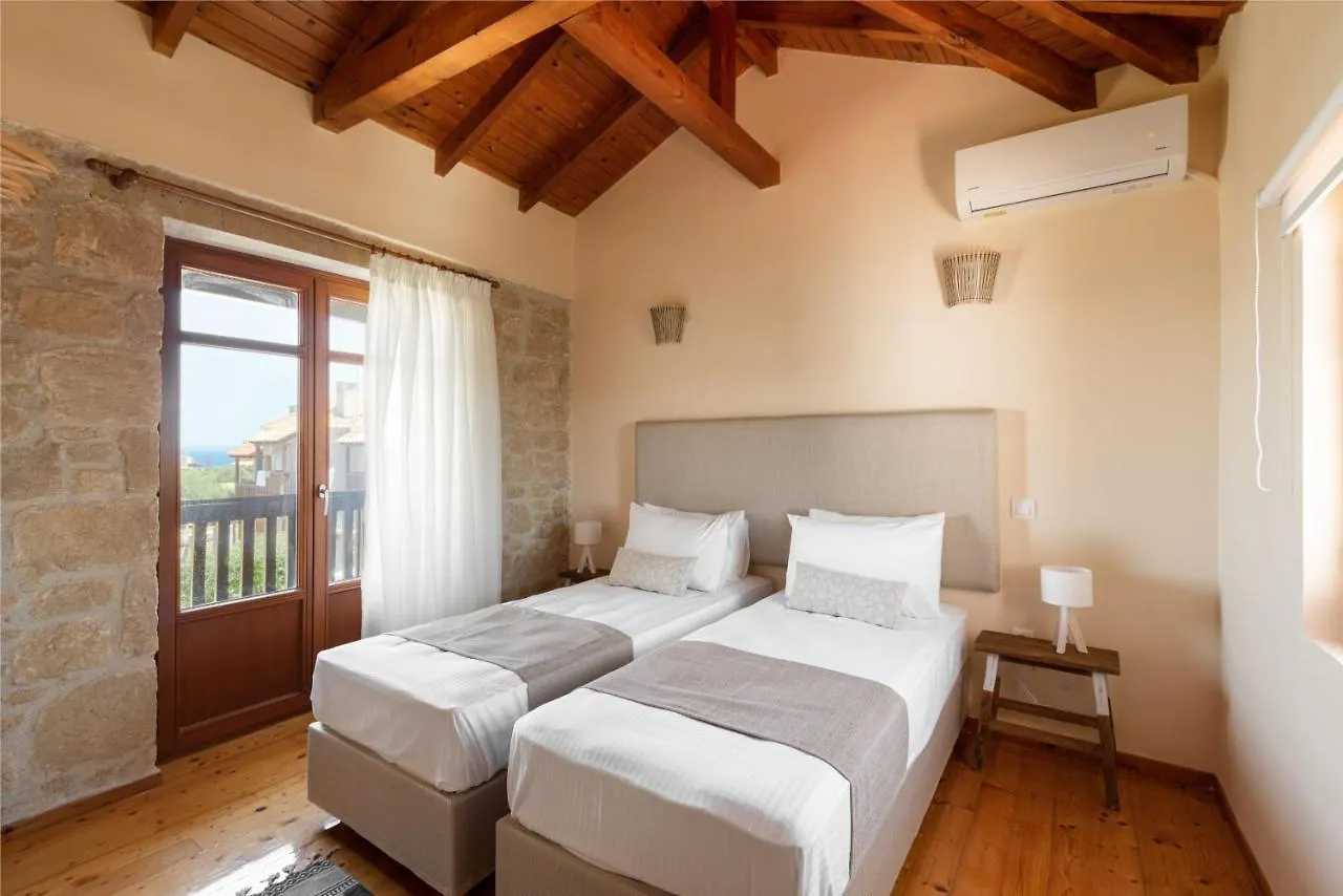 Rastoni Retreats #Feelslikehome Afytos 0*,