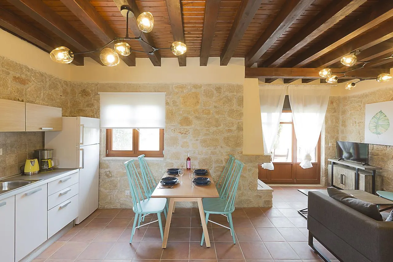 Rastoni Retreats #Feelslikehome Afytos 0*,
